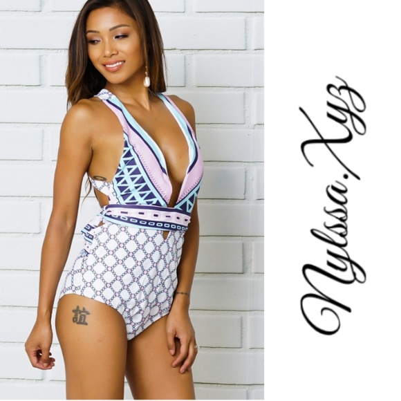 1 Piece Swimsuit w/Multi Print Design & V-Neck - Picture 2 of 4